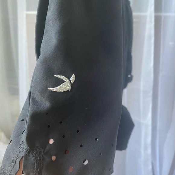 Glyder Laser Cut Detail Shorts size Small - Picture 3 of 5